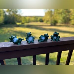 (4) Vintage Lounging Frog Figurines Ceramic